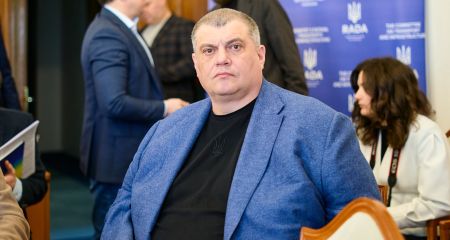Нардеп Юрій Корявченков поїхав до Іспанії після допиту у справі про "гроші за голоси"