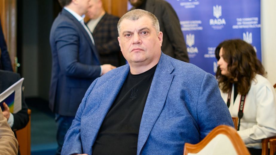 Нардеп Юрий Корявченков уехал в Испанию после допроса по делу о "деньгах за голоса"
