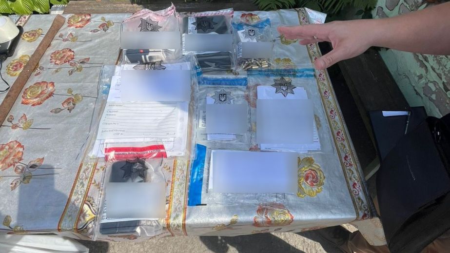 Тракторист за взятку: на Днепропетровщине в суд передали дело о продаже удостоверений на спецтехнику