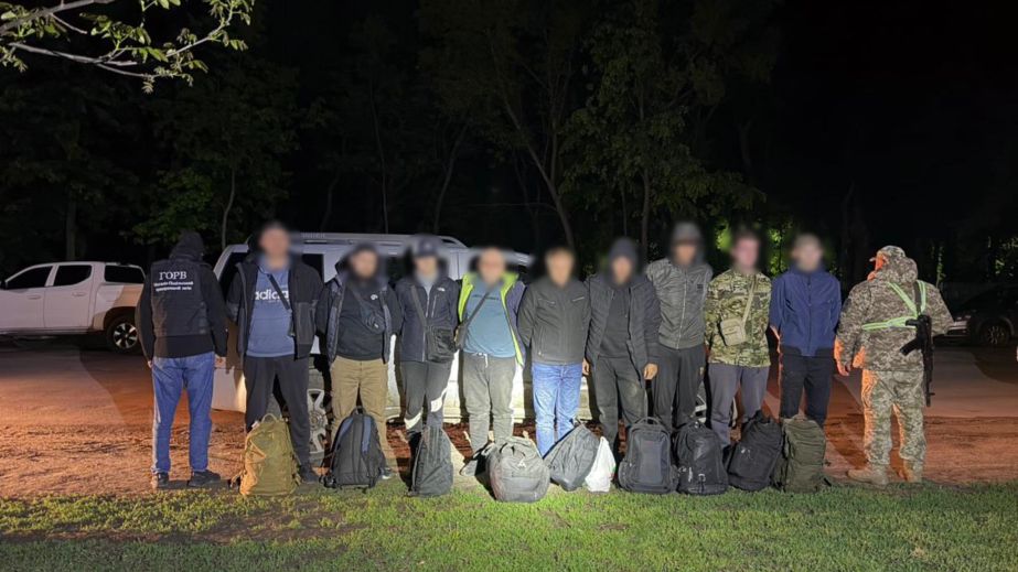 "Рукавичка" на колесах: на Вінниччині затримали позашляховик із дев&rsquo;ятьма ухилянтами, серед яких був мешканець Дніпропетровщини (ВІДЕО)