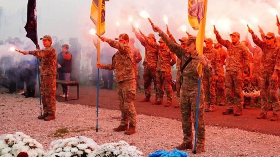 У Кривому Розі попрощалися із загиблим на фронті воїном і відомим до війни стендап-коміком (ФОТО)