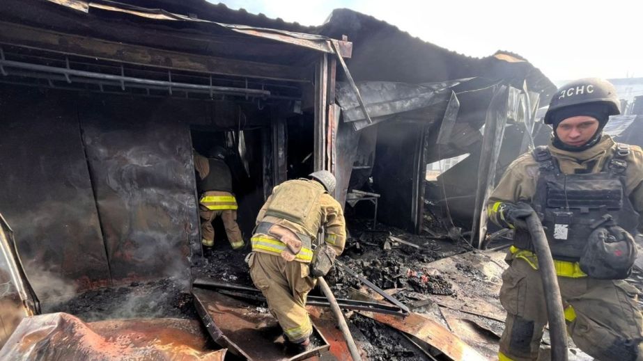 Скривавлені люди та розтрощені магазини: рятувальники показали наслідки атаки на Нікополь 4 квітня (ФОТО)