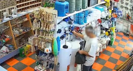 Украл зарядную станцию и электроинструмент: в Марганце поймали серийного вора магазинов