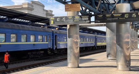 В Днепропетровской области из-за обстрелов ограничили движение пригородных поездов