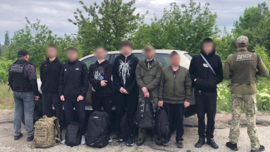 Купив квиток у Молдову за $12 000: серед затриманих на кордоні втікачів виявився житель Дніпропетровщини (ФОТО)