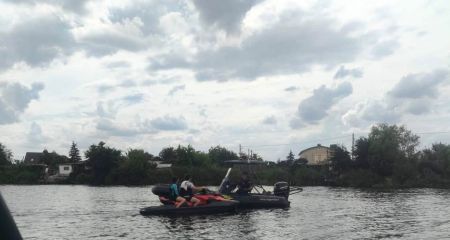 Развлечения вопреки запрету: на реке Самар полиция поймала сразу семерых водителей гидроциклов (ФОТО)