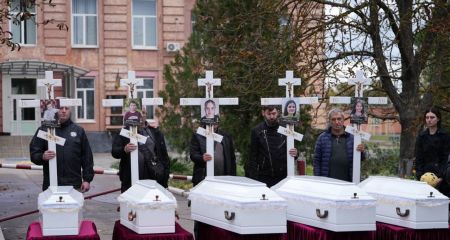 В Радушном простились с пятью детьми, убитыми российской ракетой 30 июля (ФОТО, ВИДЕО)