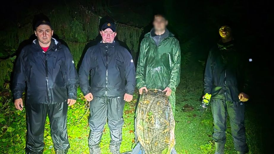 Заблудился в зарослях в темноте: в Карпатах спасатели разыскали 30-летнего туриста из Кривого Рога (ФОТО)