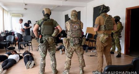 Шахрайський бізнес на широку ногу: на Дніпропетровщині сталося гучне затримання (ВІДЕО)