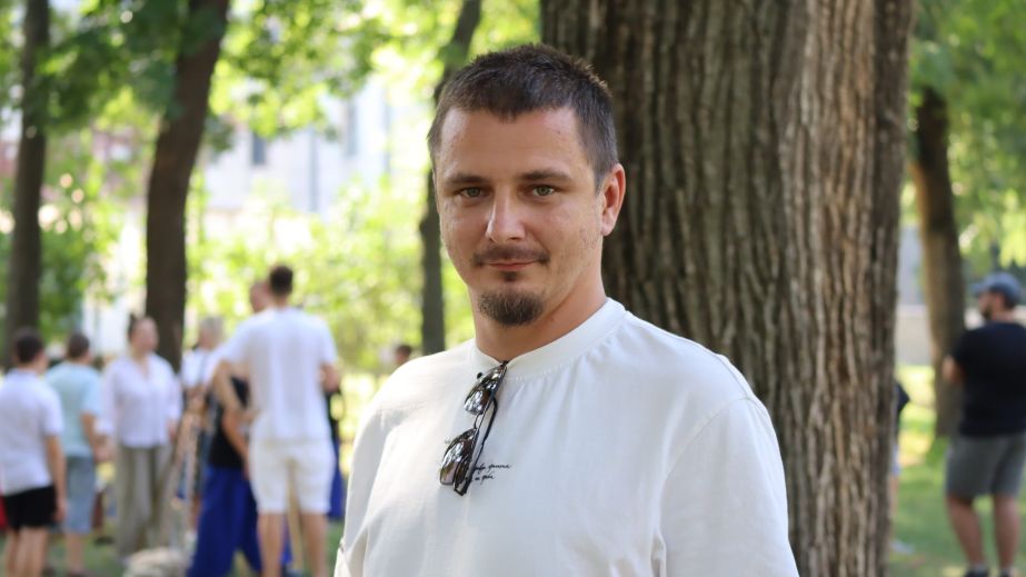 "Ще не всіх "шахедів" збив": історія ветерана з Дніпра Віталія Маркевича, який на протезі опанував вейкборд