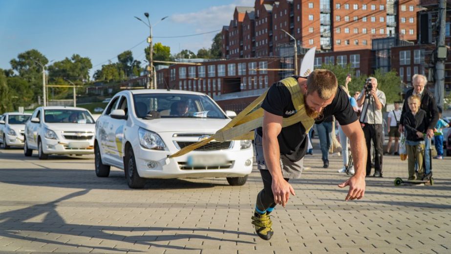 Спортсмен-экстремал из Днепра стал украинцем с наибольшим количеством рекордов Гиннеса (ВИДЕО)