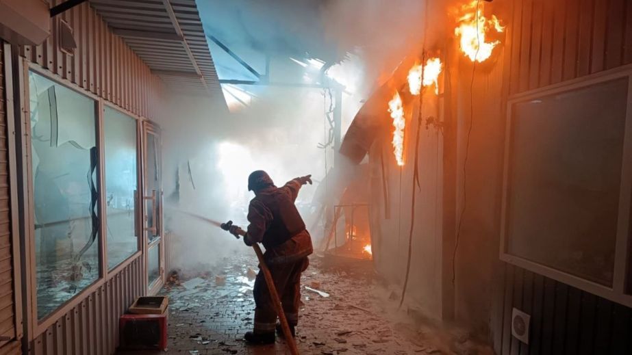 У Нікополі знову зросла кількість постраждалих в результаті удару дроном по ринку