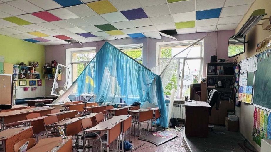 Разрушенные стены и выбитые окна: в результате российской атаки на Днепр изуродованы школы и детские сады (ФОТО)
