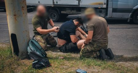 В Днепре военные оказали медицинскую помощь травмированному велосипедисту (ФОТО)
