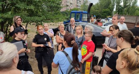 В одному з районів Дніпра люди протестують проти знищення зони відпочинку