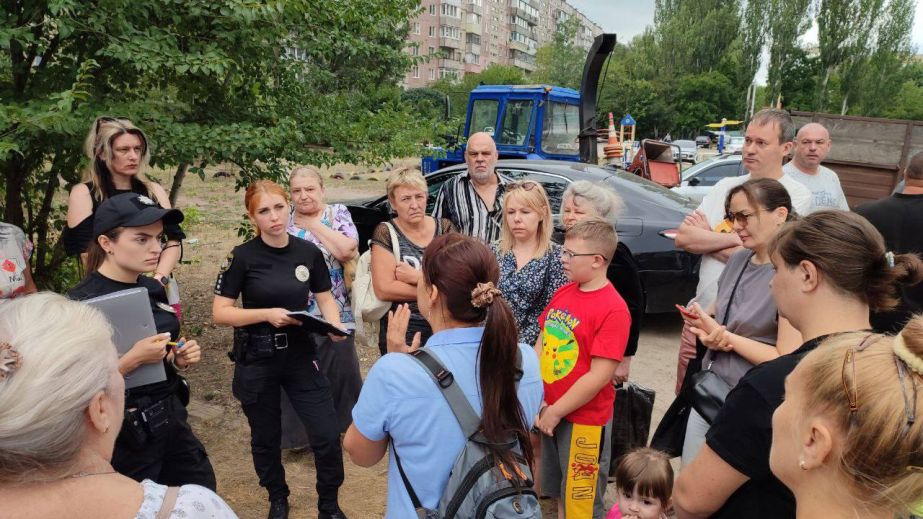 В одном из районов Днепра люди протестуют против уничтожения зоны отдыха