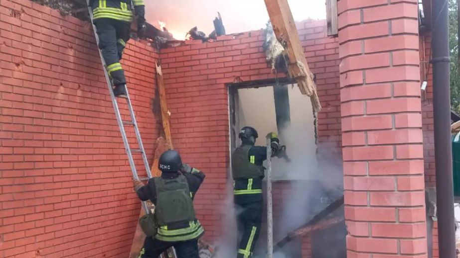 У Нікополі окупанти зруйнували житловий будинок (ФОТО)