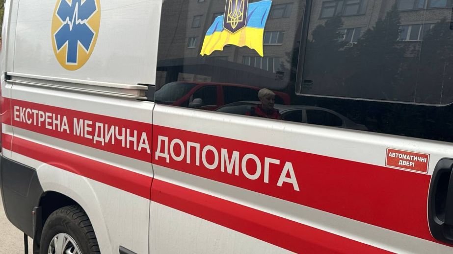 На Дніпропетровщині медики приймали пологи у 16-річної дівчини прямо в кареті швидкої допомоги (ФОТО)