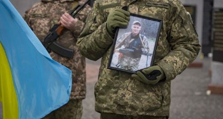 На Днепропетровщине простились с военным, погибшим в результате ракетного удара россиян по полигону