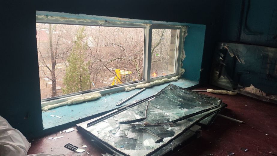 "Досі трусить": мешканка багатоповерхівки у Дніпрі розповіла про наслідки дронової атаки 6 січня (ВІДЕО)