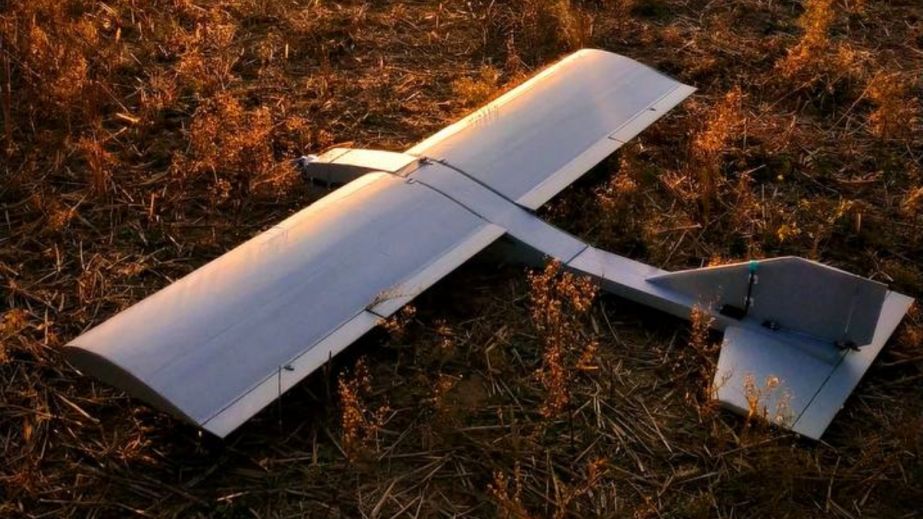 На Нікопольщині ворожий FPV-літак поцілив у автомобіль (ВІДЕО)