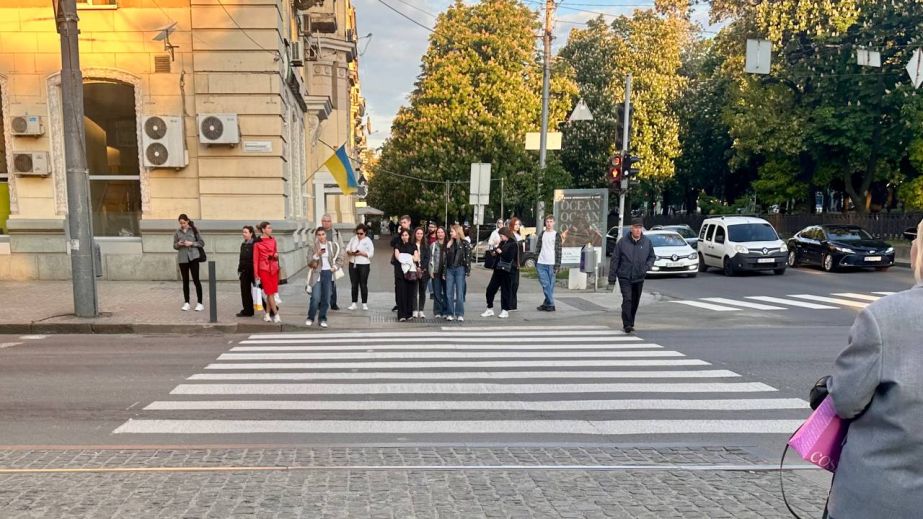 В Днепре заметили нестандартный пешеходный переход: подробности