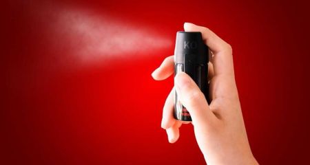 Стало відомо, як суд покарав жінку, яка розпилила перцевий балончик у патрульного у Кривому Розі
