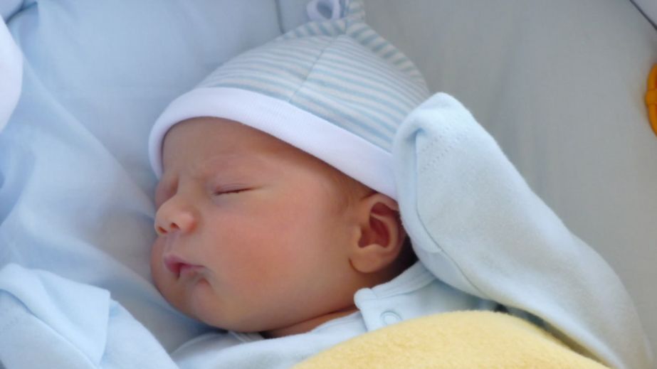 Пологи вдома та у машині: за тиждень на Нікопольщині двоє жінок народили дітей поза лікарнею (ФОТО)