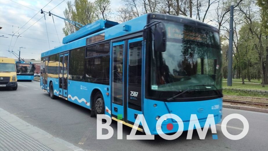 У Дніпрі сьогодні діють зміни в русі громадського транспорту: перекриття та нові схеми