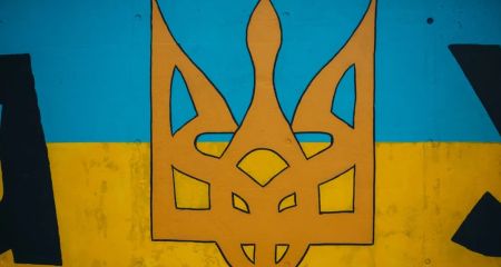 На Сонячній Набережній у Дніпрі оновили мурал "Слава Україні" (ФОТО)