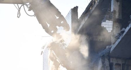 Фирма-новичок забирает новые подряды на демонтаж городских самостроев в Днепре