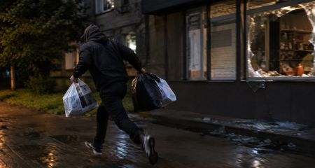Проник через разбито...