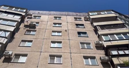 У лікарні Кривого Рогу помер чоловік, який випав з вікна 9-го поверху