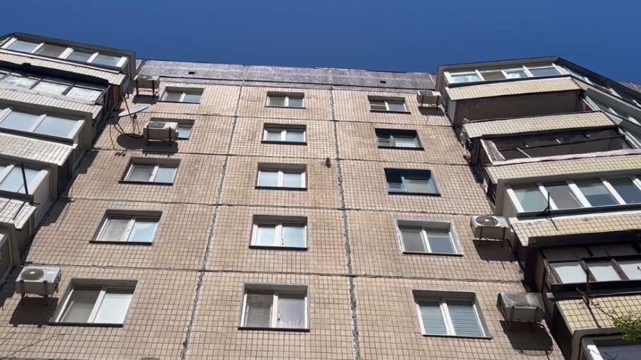 У лікарні Кривого Рогу помер чоловік, який випав з вікна 9-го поверху