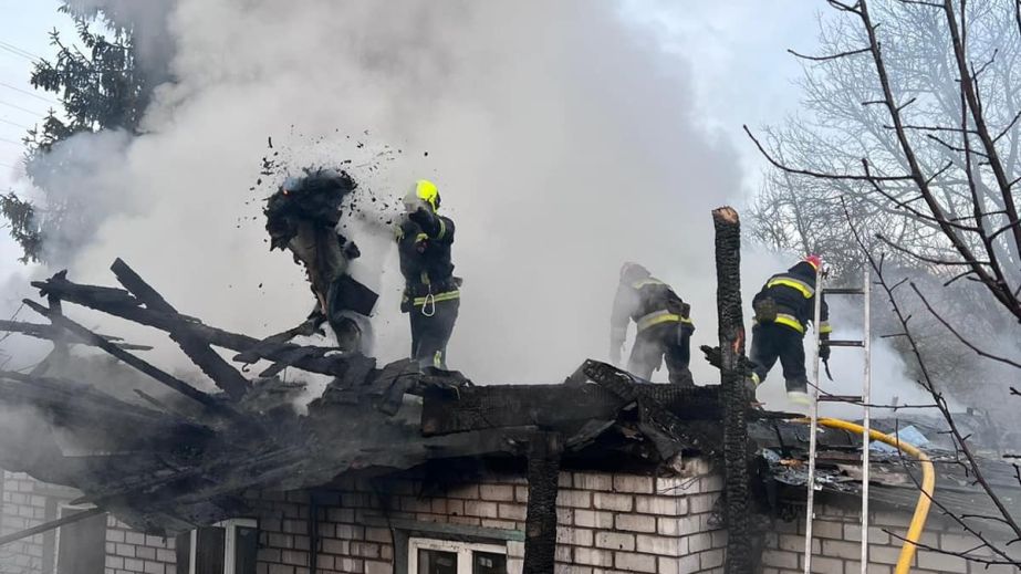 В Днепре сгорела крыша жилого дома (ФОТО)