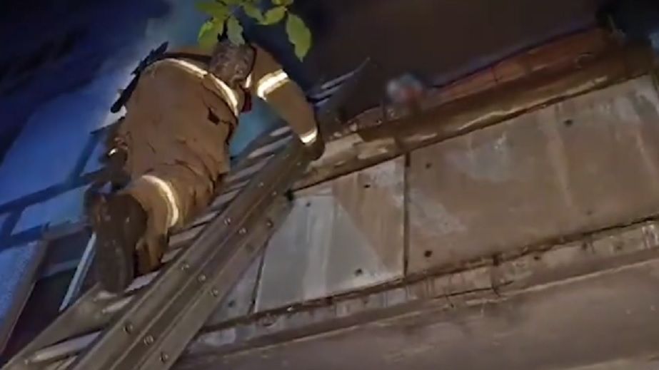 У Дніпрі палала багатоповерхівка (ВІДЕО)