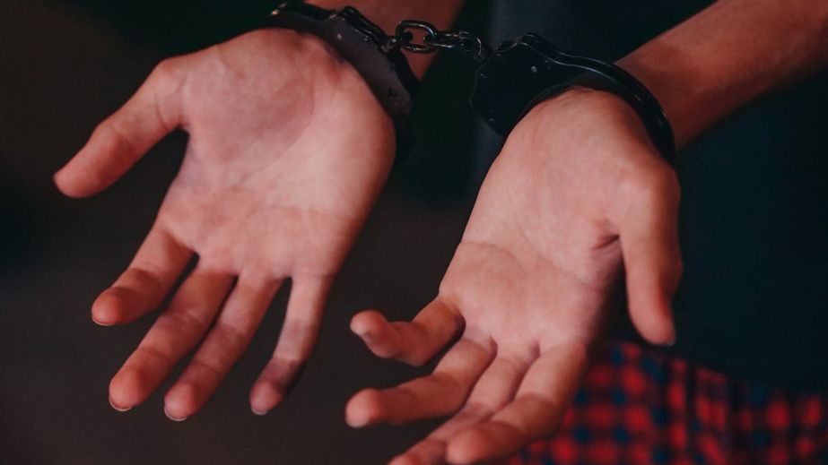 В Пятихатках воришка за один день обокрал нескольких горожан и ограбил два дома