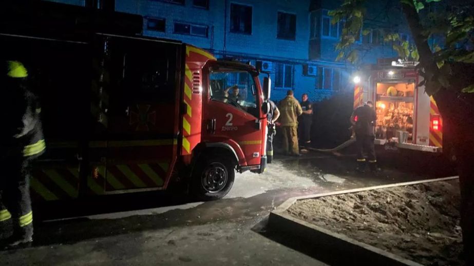 У Дніпрі спалахнула пожежа у багатоповерхівці