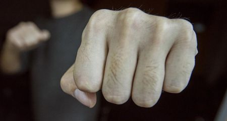На Днепропетровщине подросток пришел домой к мужчине и избил его