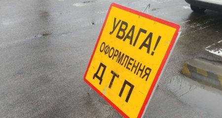 В Кривом Роге легковушка столкнулась с автовышкой: есть погибший (ФОТО, ВИДЕО)