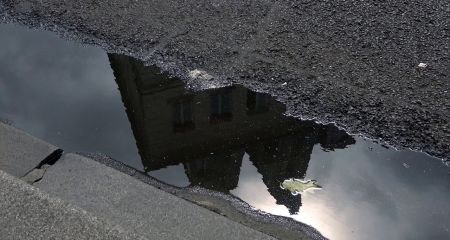 В Кривом Роге на проспекте Героев-подпольщиков после долгожданного ремонта снова произошел потоп