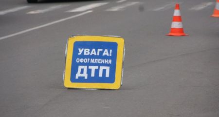 В Днепре на набережной снова перевернулся грузовик (ВИДЕО)