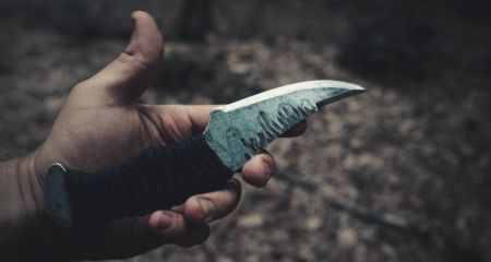 У центрі Дніпра чоловік вдарив підлітка ножем