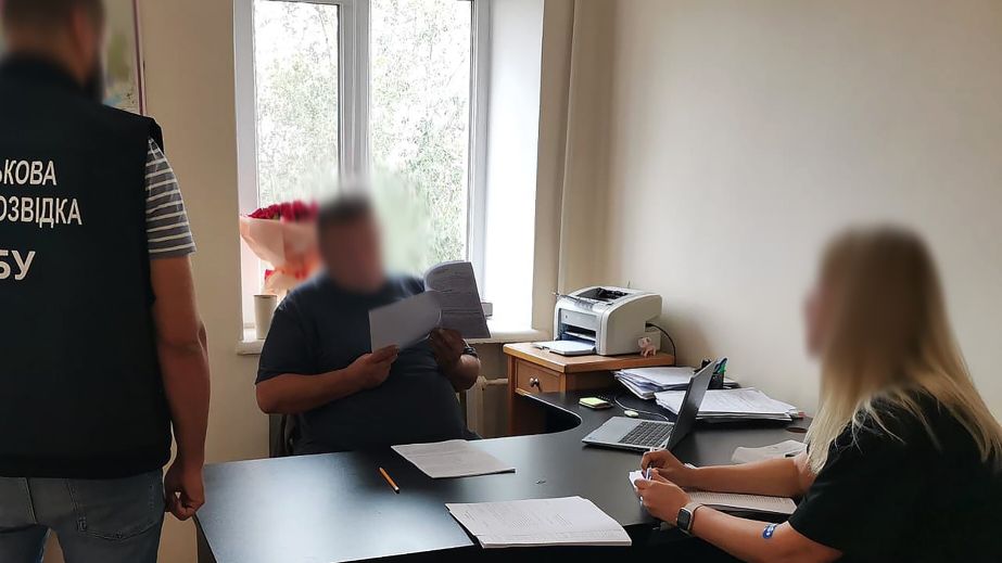 На Дніпропетровщині начальника тилу підозрюють у незаконному нарахуванні понад 400 тисяч гривень "бойових"