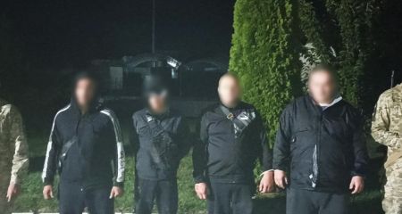 Двоє жителів Дніпропетровщини намагалися переплисти Тису на гумовому човні (ВІДЕО)