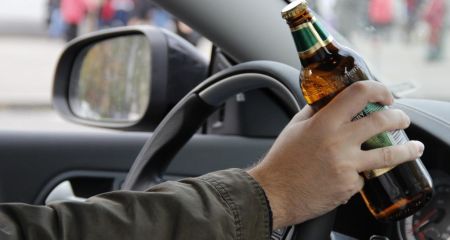 Хильнув перед поїздкою: у Кривому Розі водій врізався в стовп (ФОТО)