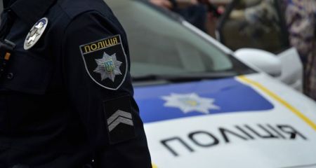 Заблукав у центрі: у Дніпрі патрульні допомогли дідусеві дістатися додому