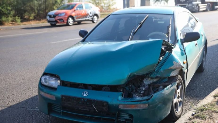 У Дніпрі на Набережній Заводській зіткнулися дві автівки (ФОТО)