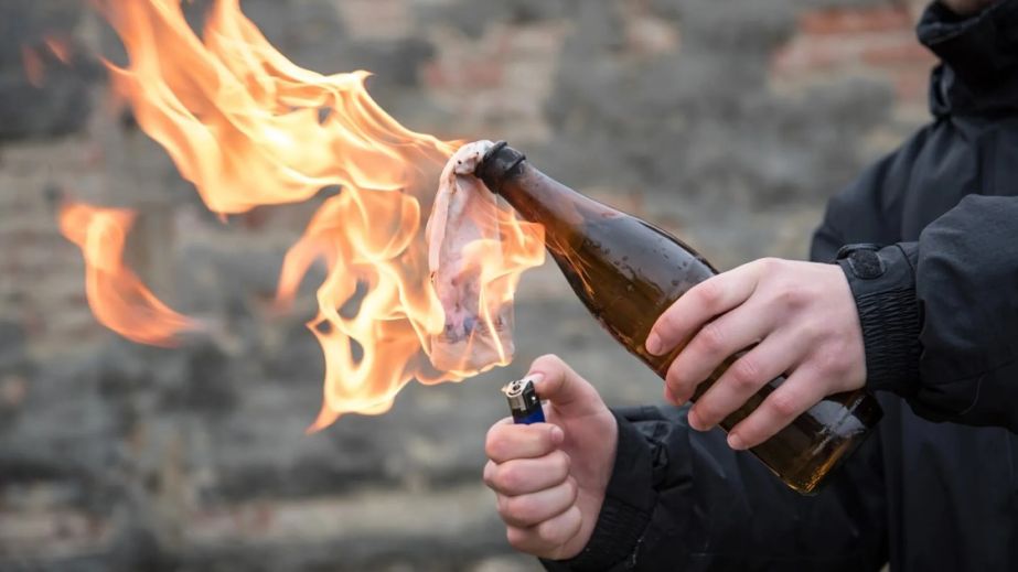 16-річний підліток з Дніпра постане перед судом за підпал військової автівки