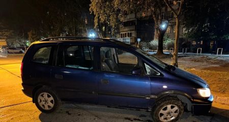 У Дніпрі чоловік вкрав автівку родича і влетів на ній у бордюр